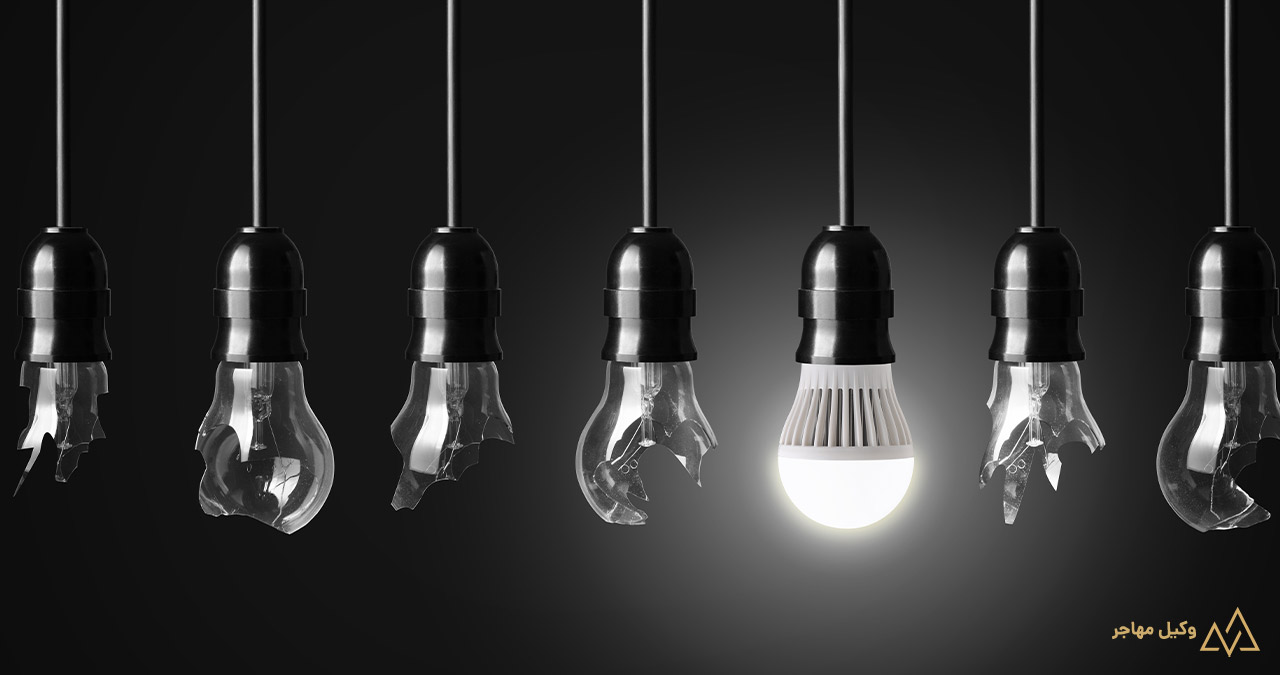 لامپ روشن با مفهوم ایده جدید و کارآفرینی در کانادا